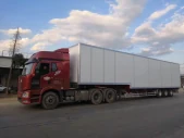 Truck / refrigerated truck